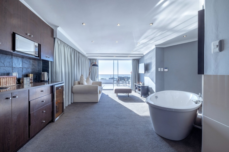 5 Bedroom Property for Sale in Jeffreys Bay Central Eastern Cape